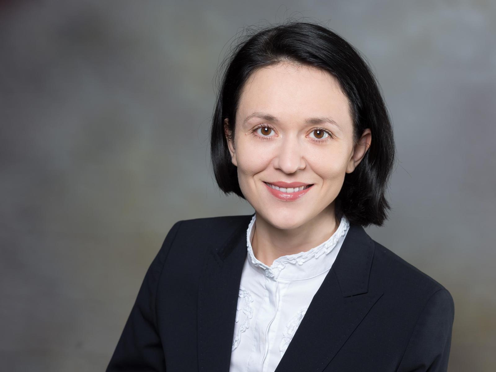 Hon.  Dr. Mariia  Atrott